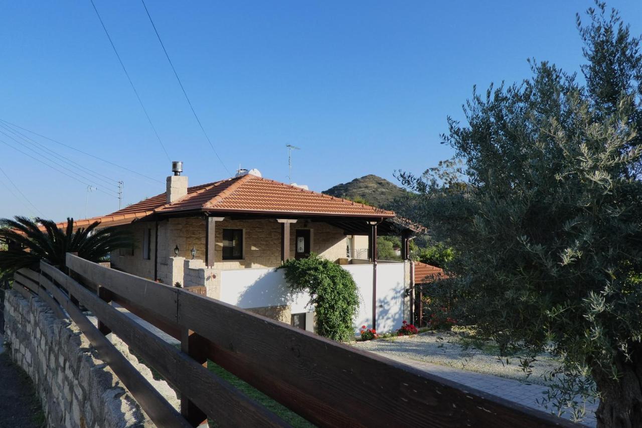 Lola's Cottage&Garden Kalokhorio Esterno foto