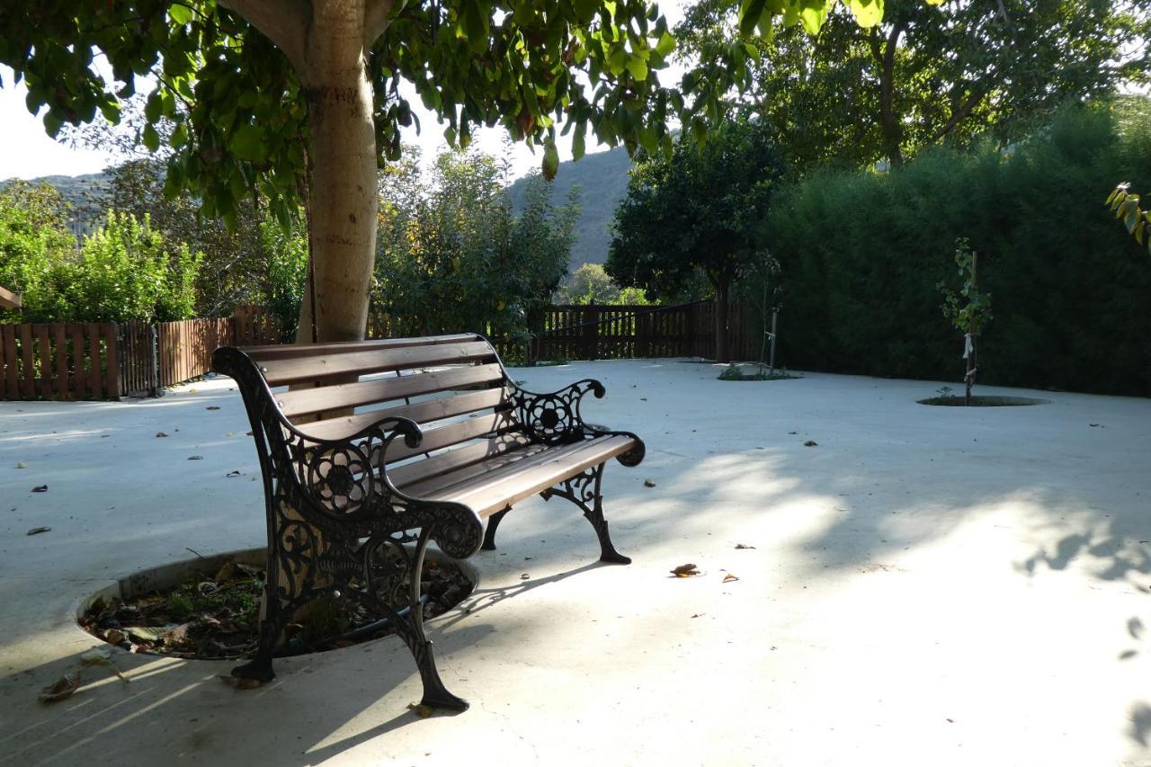 Lola's Cottage&Garden Kalokhorio Esterno foto